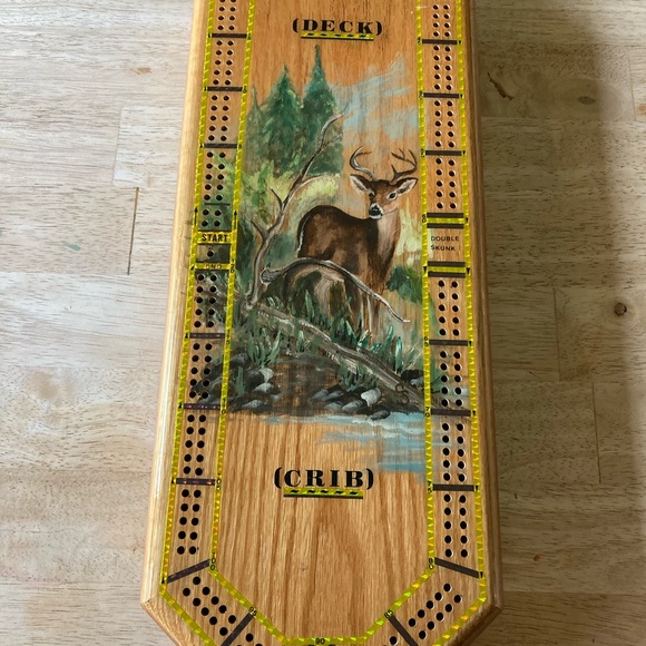 Natural Wood Cribbage Board with Wildlife Scene